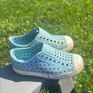 Kids used native shoes